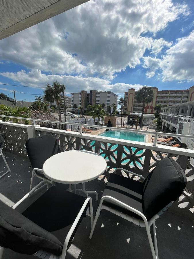 Holiday Isles Resort Madeira Beach Exterior foto